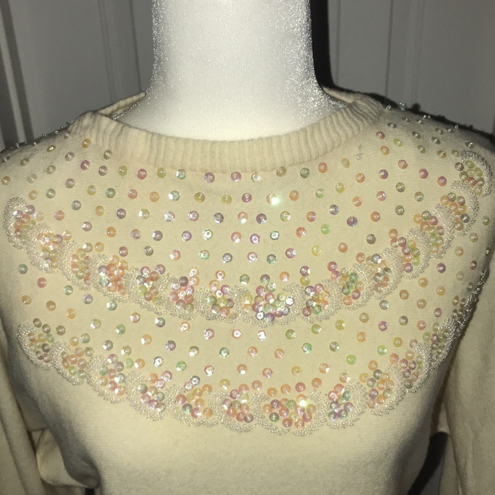 Vanilla Cream Color Sweater with detailed beading - Picture 2 of 6